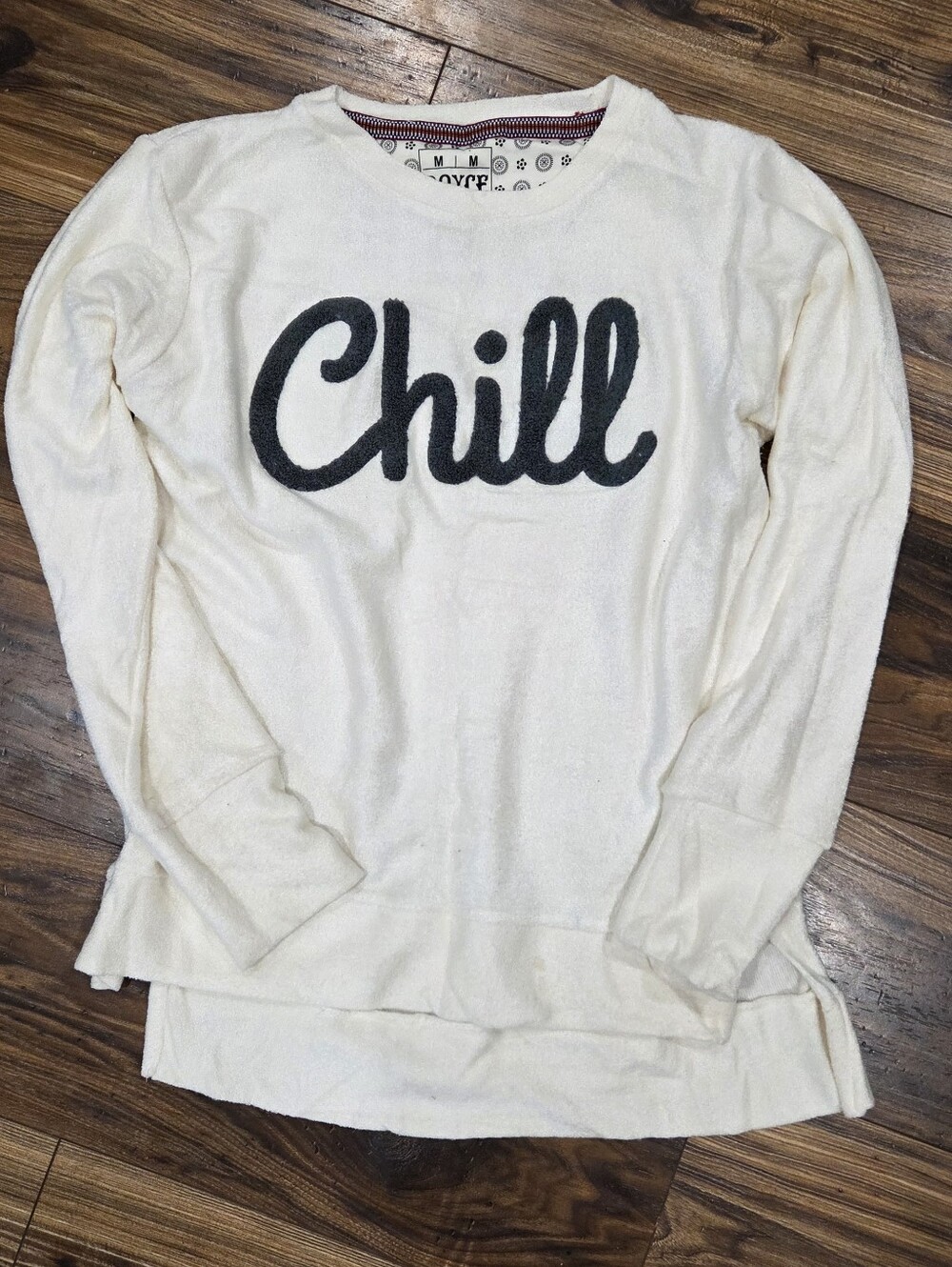 Cream Crewneck Sweater with Black 'Chill' Script - Casual Women's Pullover